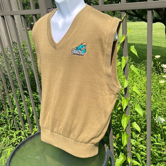 NWT Coastal Carolina Chanticleers Tan Golf Vest by Reserve by Sport Haley Sz XL - Picture 4 of 8